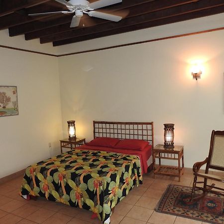 Playa Negra Guesthouse Cahuita Esterno foto